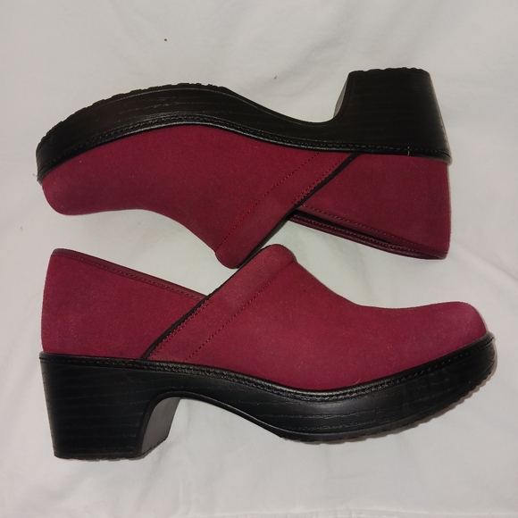 Lands' End Shoes - Lands End slip on clogs